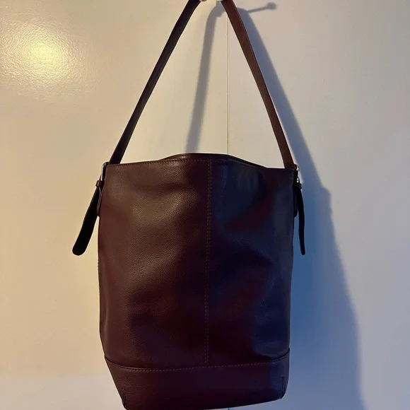 ili Genuine Leather - Picture 2 of 7